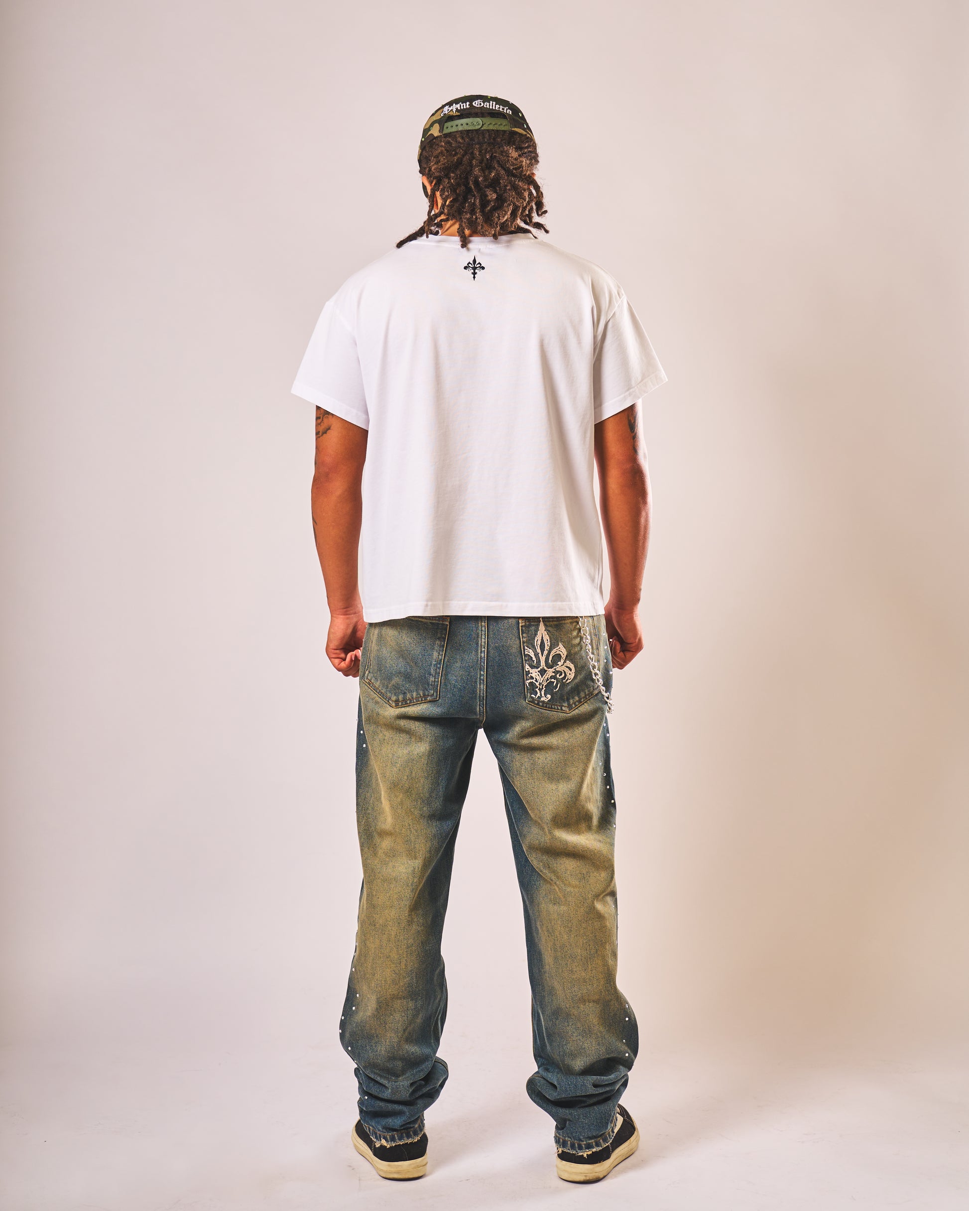 JUST SAINT T SHIRT — distressed Saint Galleria front print, close-up detail