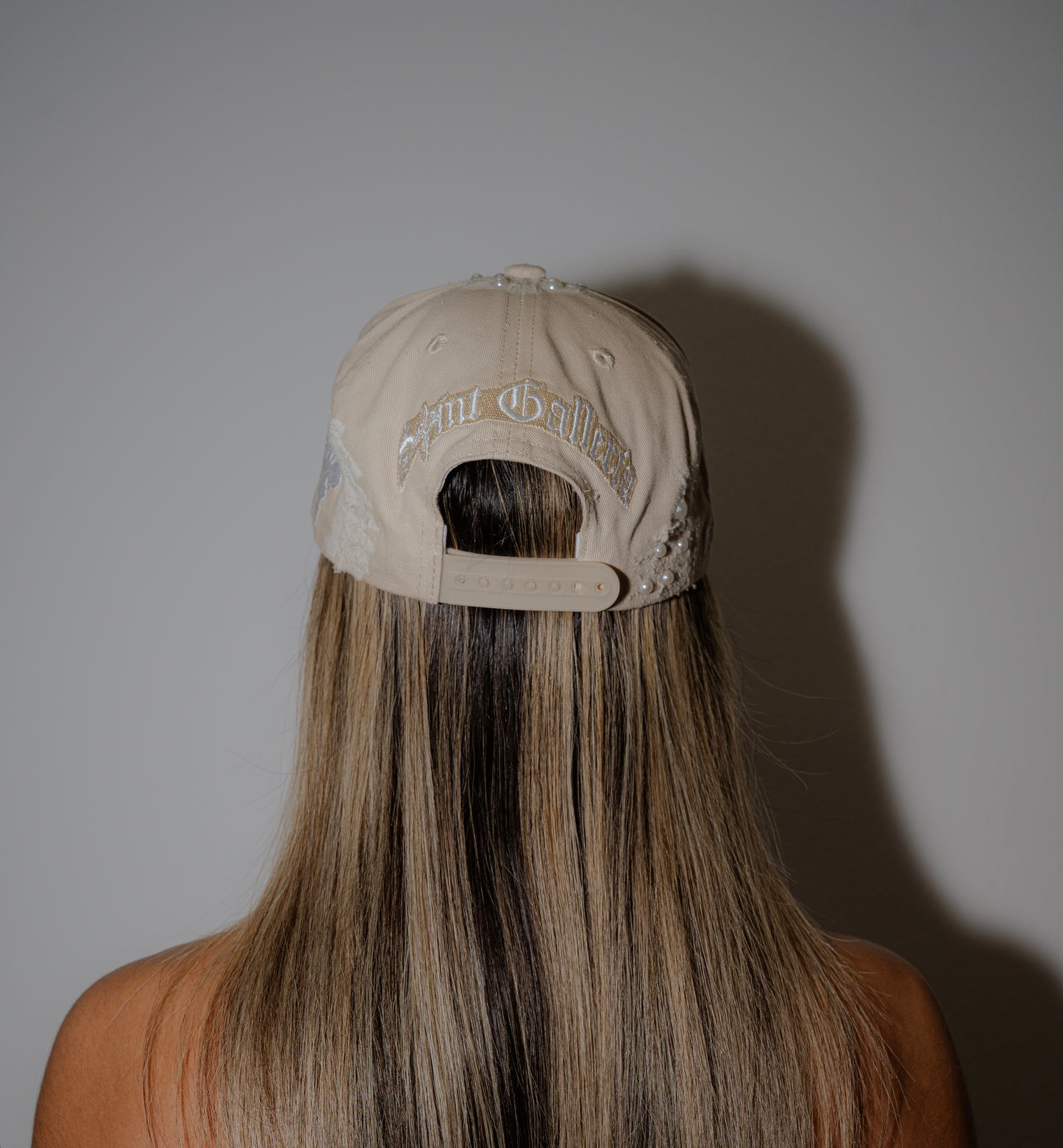 SAINTED PEARL FITTED